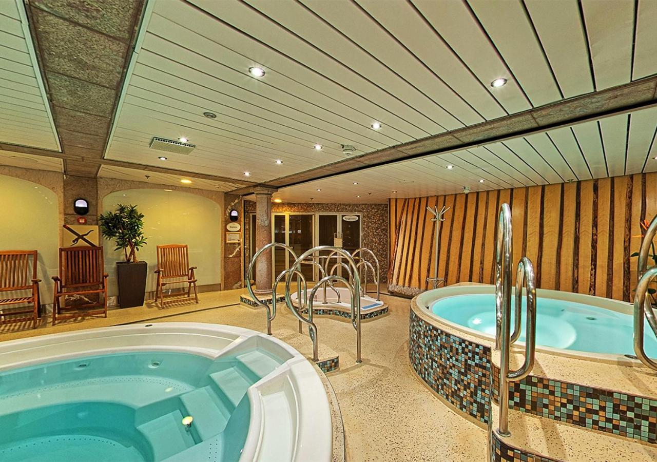 ホテル Viking Line Ferry Viking Cinderella - 2-Night Cruise Stockholm-Helsinki-ストックホルム エクステリア 写真