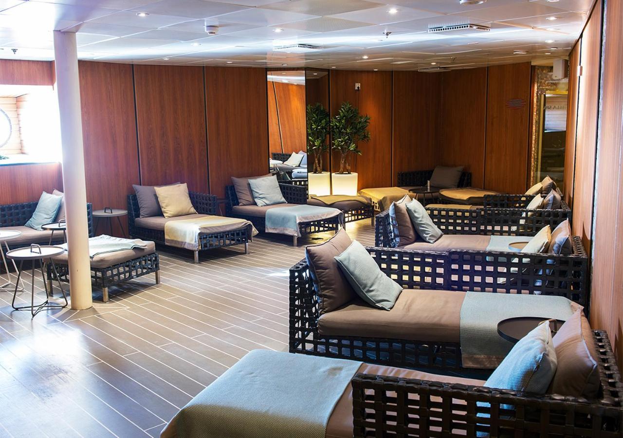 ホテル Viking Line Ferry Viking Cinderella - 2-Night Cruise Stockholm-Helsinki-ストックホルム エクステリア 写真